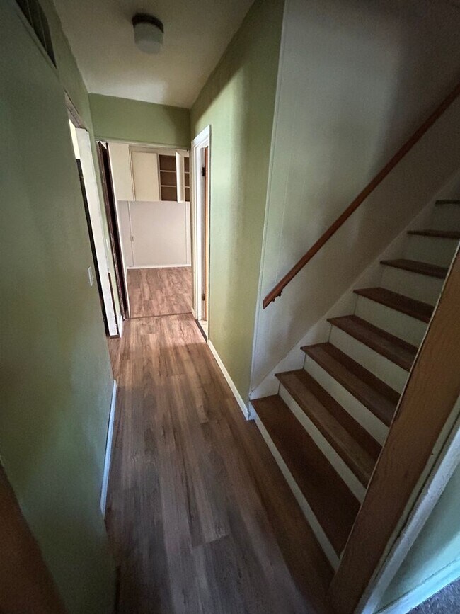 Building Photo - Charming 4 bed/1.5 bath home for rent