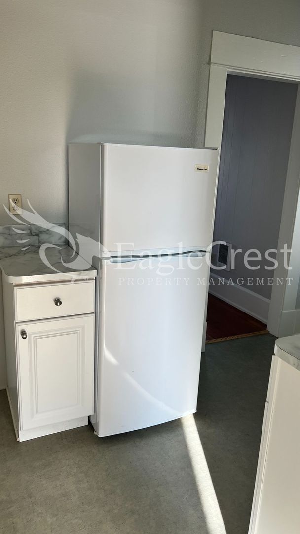 Building Photo - 105NSP