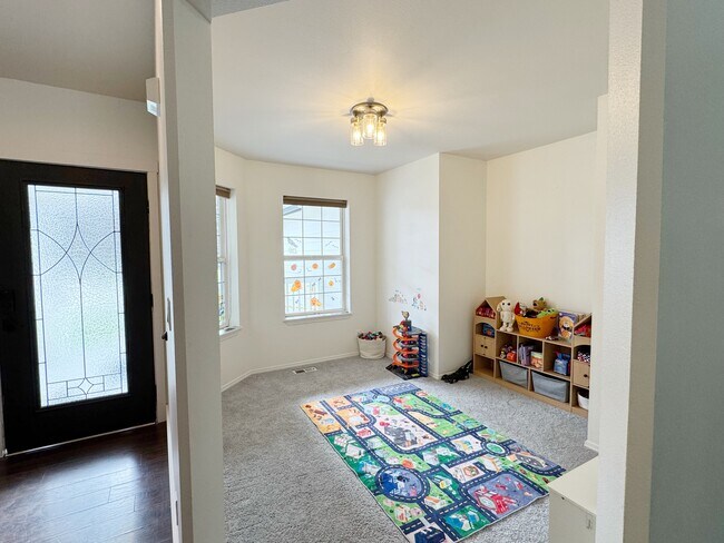 Building Photo - 1923 W Hampson Ave