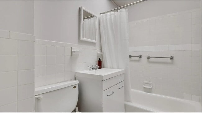 Building Photo - 823 Dorchester Ave