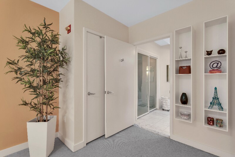 Building Photo - 912 F St NW