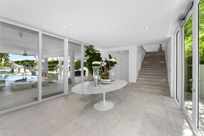 Building Photo - 481 S Mashta Dr