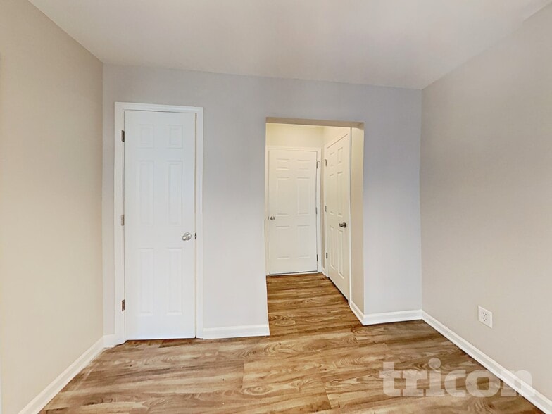 Building Photo - 225 Eagle Pointe Dr