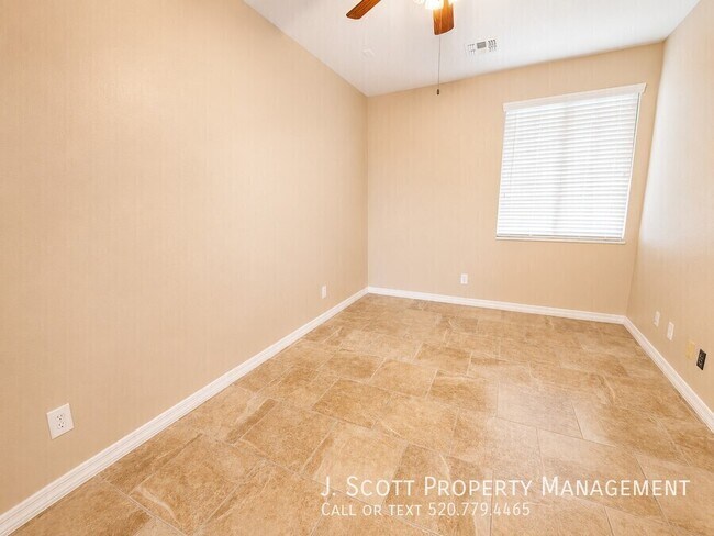 Building Photo - 8206 S 22nd Ln