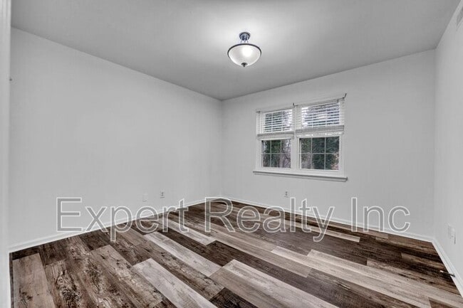 Building Photo - 2076 Montreat Cir