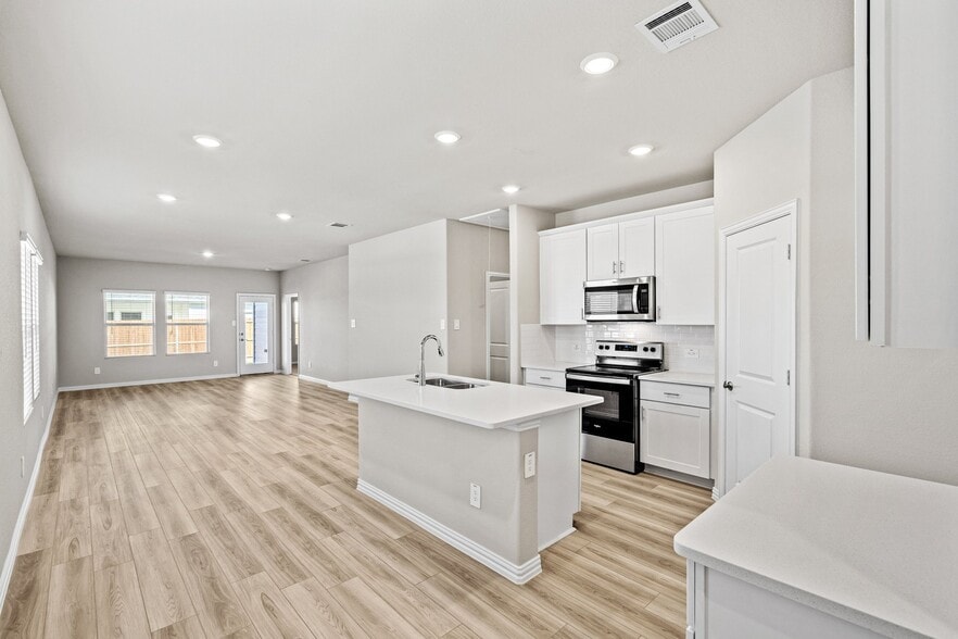 Building Photo - 3300 Sedge Grass Dr