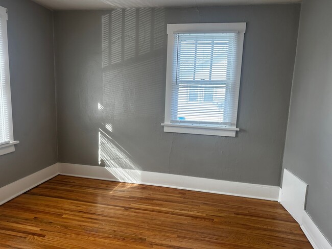 Building Photo - 4 Bedroom - AVAILABLE NOVEMBER 7th!