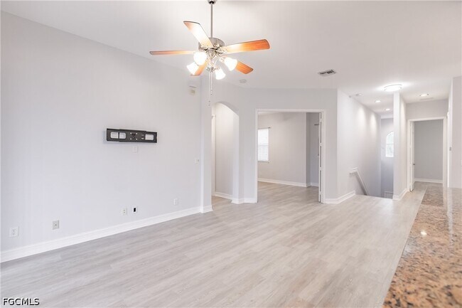 Building Photo - 12060 Lucca St