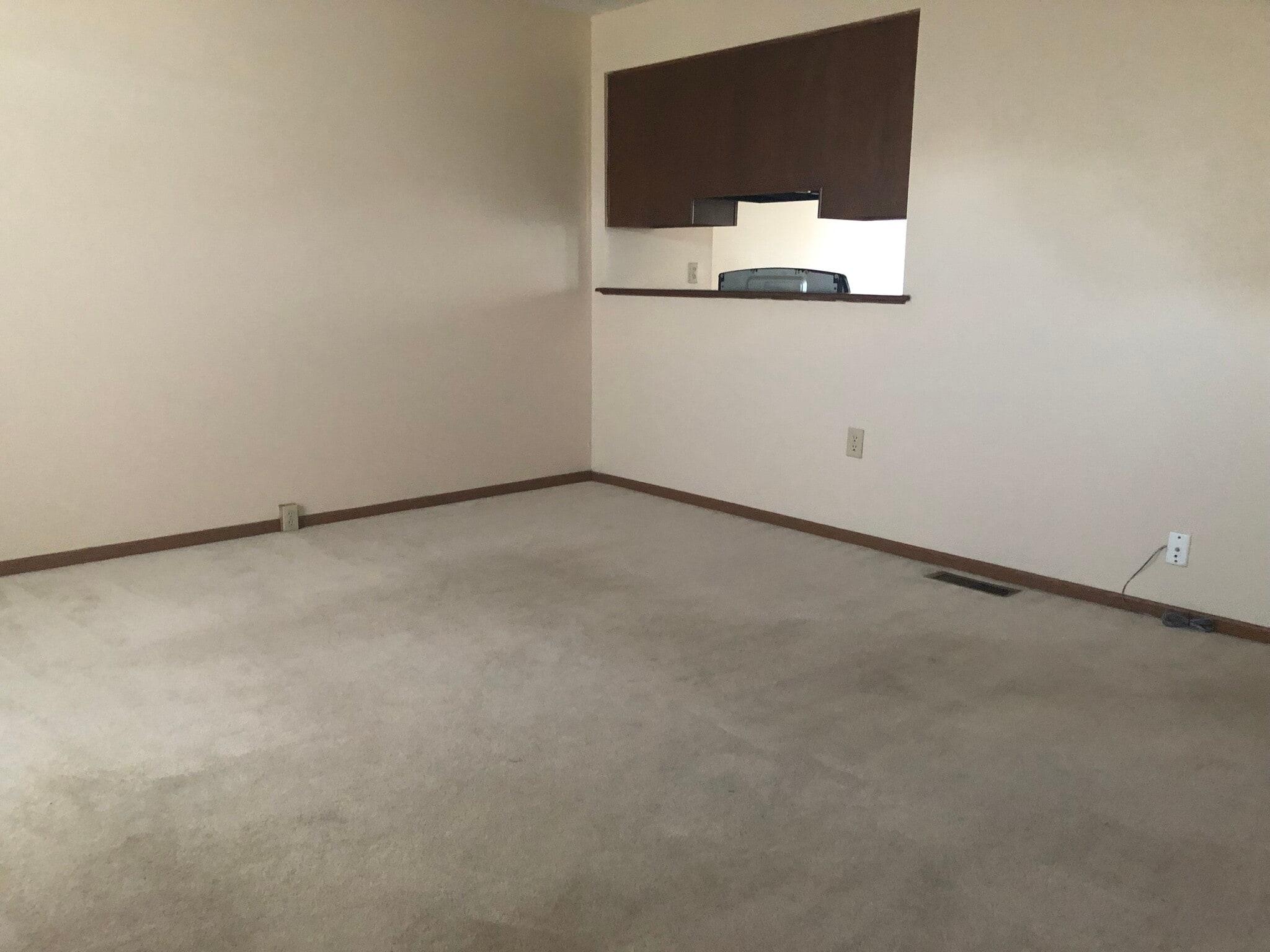 Building Photo - 604 Sunset Cir
