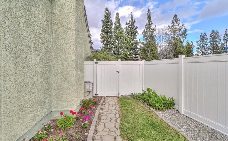Building Photo - 7408 Belpine Pl