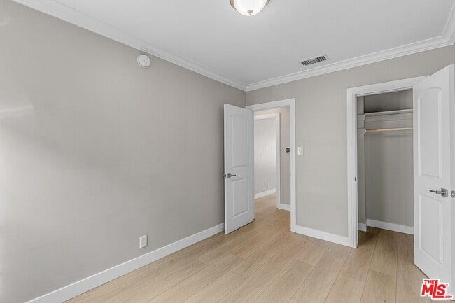 Building Photo - 1/2 W Olympic Blvd