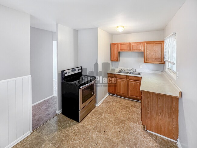 Building Photo - 3060 Midvale Dr