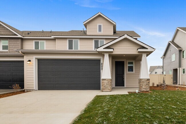 Building Photo - Move-In Ready Elegance - 4 Bedrooms! Pet Fridley!