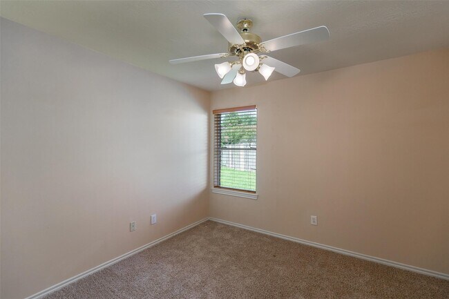 Building Photo - 24523 Rathford Ct