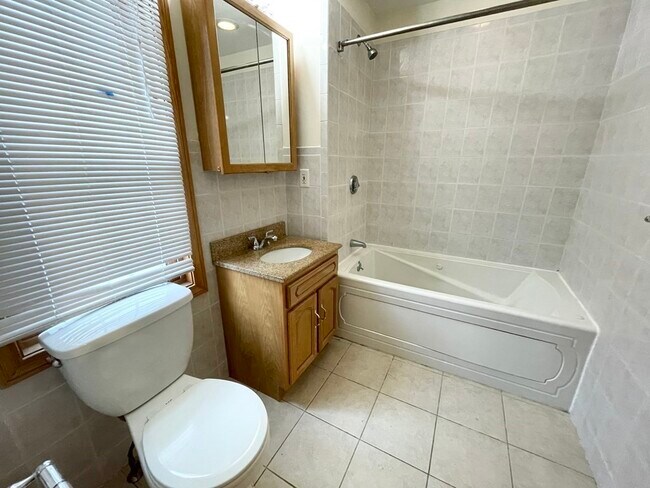 Building Photo - 241 W 3rd St