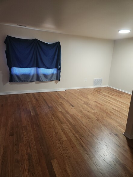 Building Photo - 14 S Indian Valley Ct