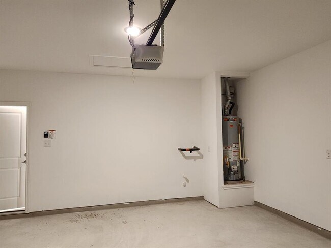 Building Photo - 202 Doodle Ln