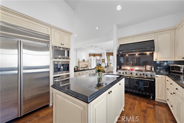 Building Photo - 414 Carnation Ave