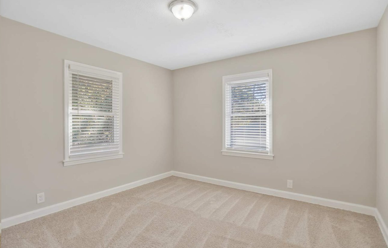 Building Photo - 1972 Glendale Dr