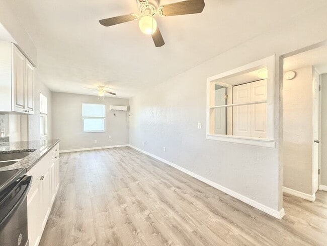 Building Photo - 4091 58th Ave