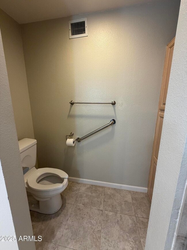 Building Photo - 10402 E Regal Dr