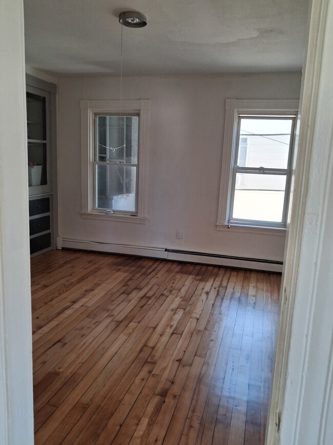 Building Photo - 131 Clarendon St