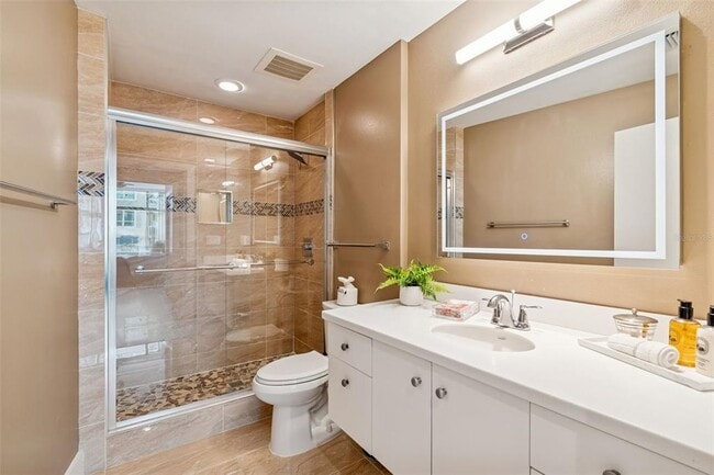 Building Photo - 1120 E Kennedy Blvd