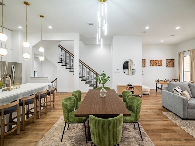 Building Photo - 1305 E 27th St