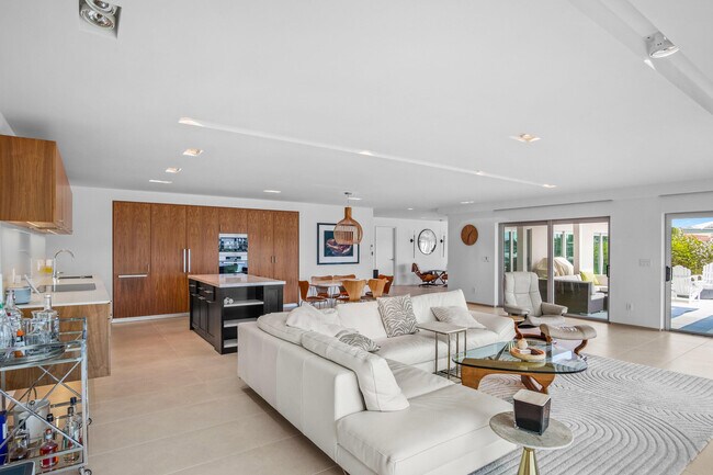 Building Photo - 35 Castle Harbor Isle Dr