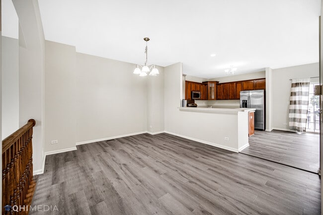 Building Photo - 611 Grosvenor Ln