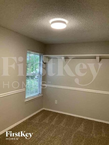 Building Photo - 1150 Lombard Ln