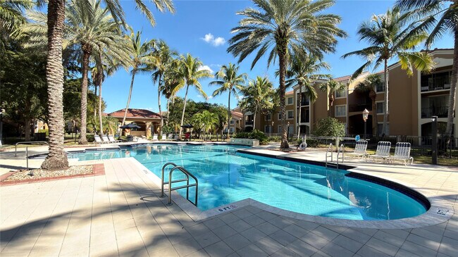 Building Photo - 8000 Nob Hl Rd