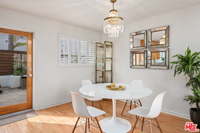 Building Photo - 843 17th St