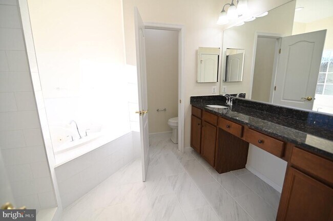 Building Photo - 7001 Chaptico Ct