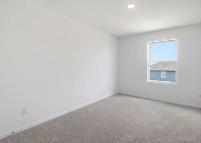 Building Photo - "Spacious 4-Bedroom Retreat with 2.5 Baths in Beautiful San Antonio!"