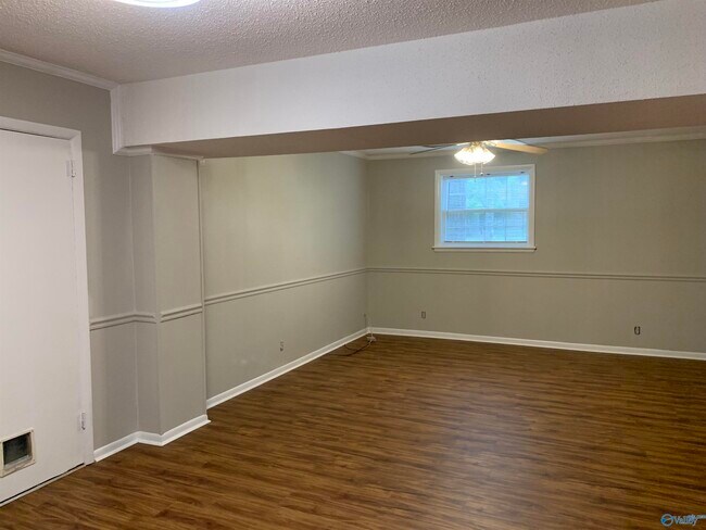 Building Photo - 2602 Vinyard St NE