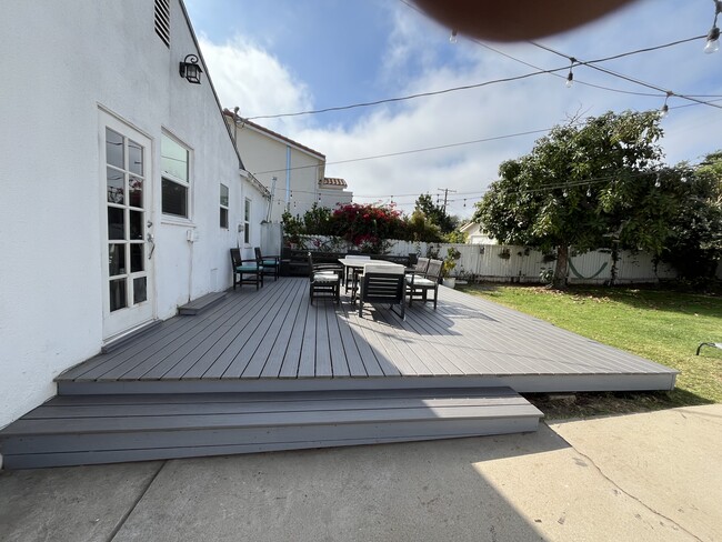 Building Photo - 6509 W 83rd St