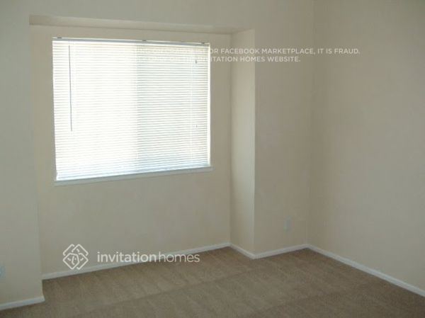 Building Photo - 39201 Chalfont Ln