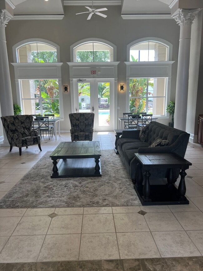 Building Photo - Maitland Area 2/2 Condo with Water View