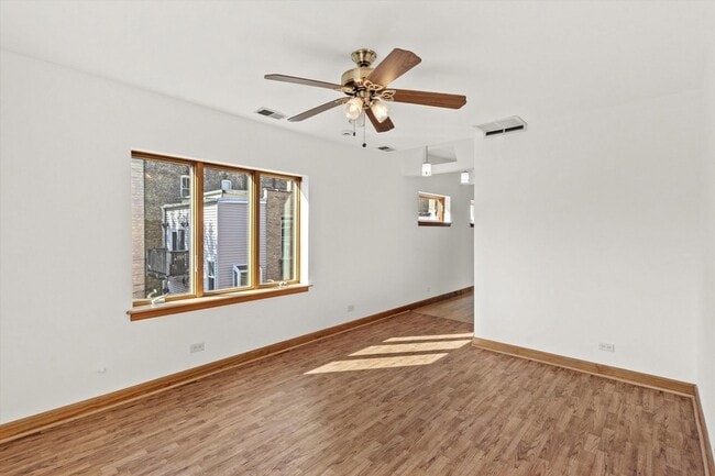 Building Photo - 911 N Fairfield Ave