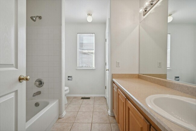 Building Photo - 5633 S Yakima St