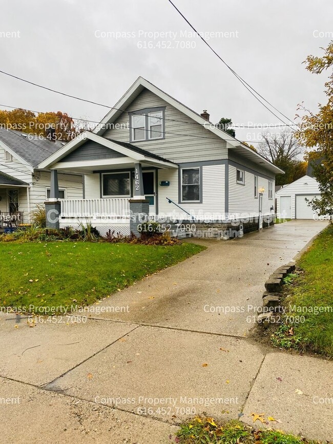 Primary Photo - 1462 Walker Ave NW