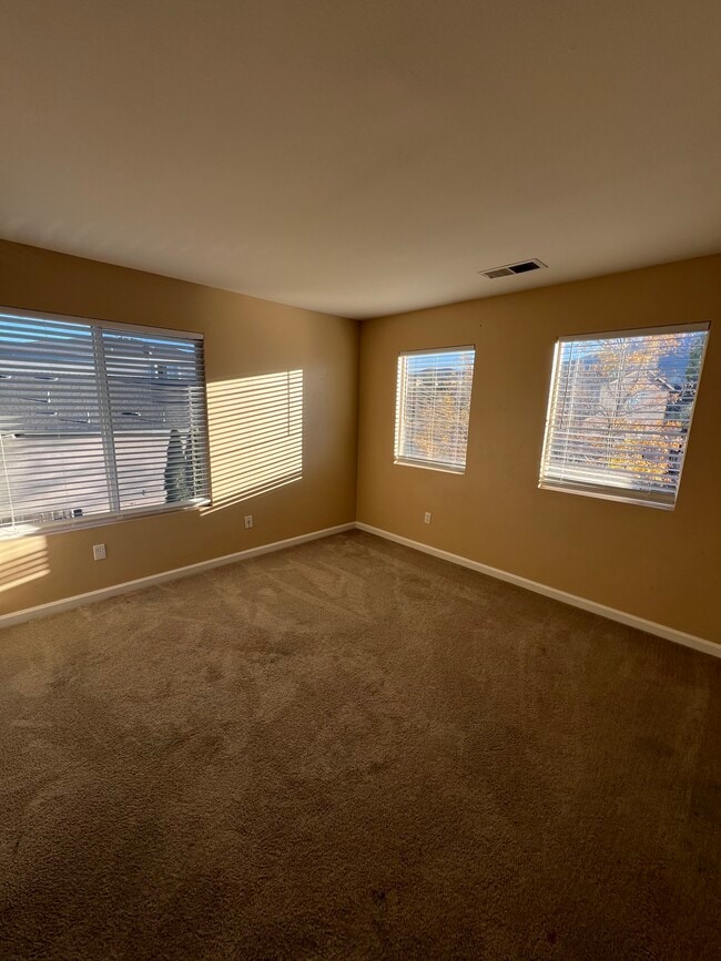 Building Photo - 8870 Sunset Breeze Dr