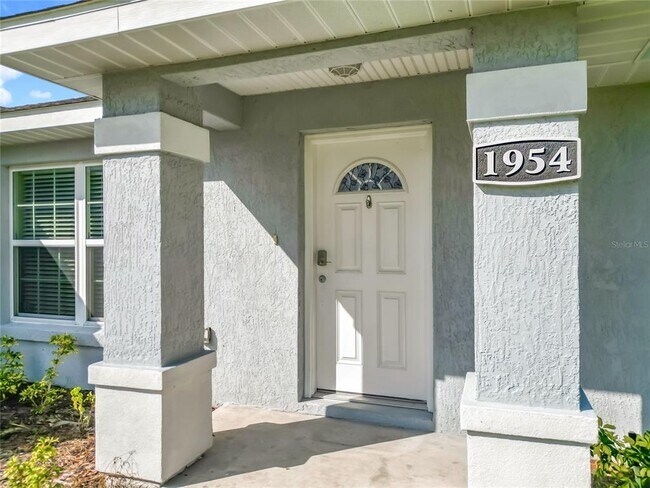 Building Photo - 1954 NW 21st Ave