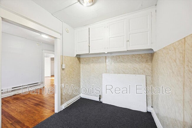 Building Photo - 330 Kerlin St