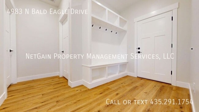 Building Photo - 4983 Bald Eagle Dr