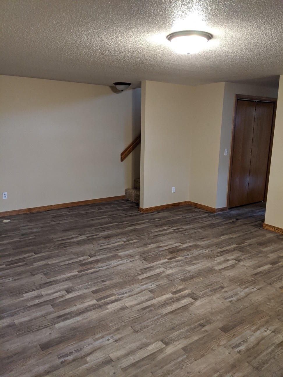 Building Photo - 3206 S Cedar Ave