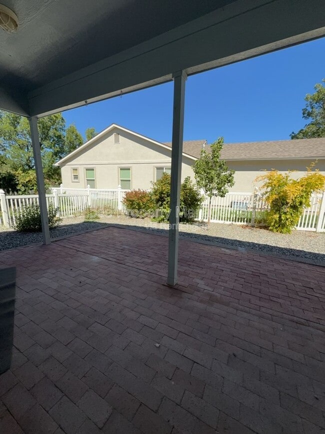 Building Photo - 714 E Harbor Cir