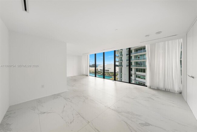 Building Photo - 1000 Biscayne Blvd