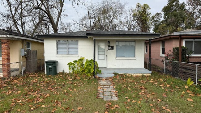 Primary Photo - RATE DROP ALERT (was $1600/month)!